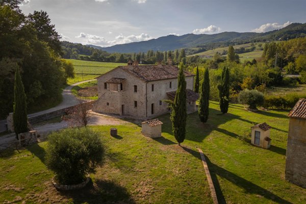 casa indipendente in vendita ad Umbertide in zona Niccone