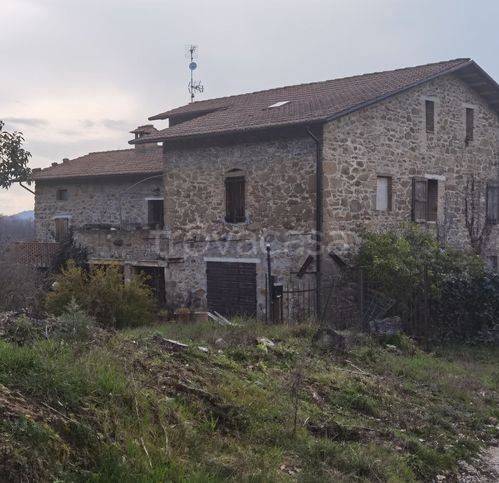 casa indipendente in vendita ad Umbertide in zona Preggio