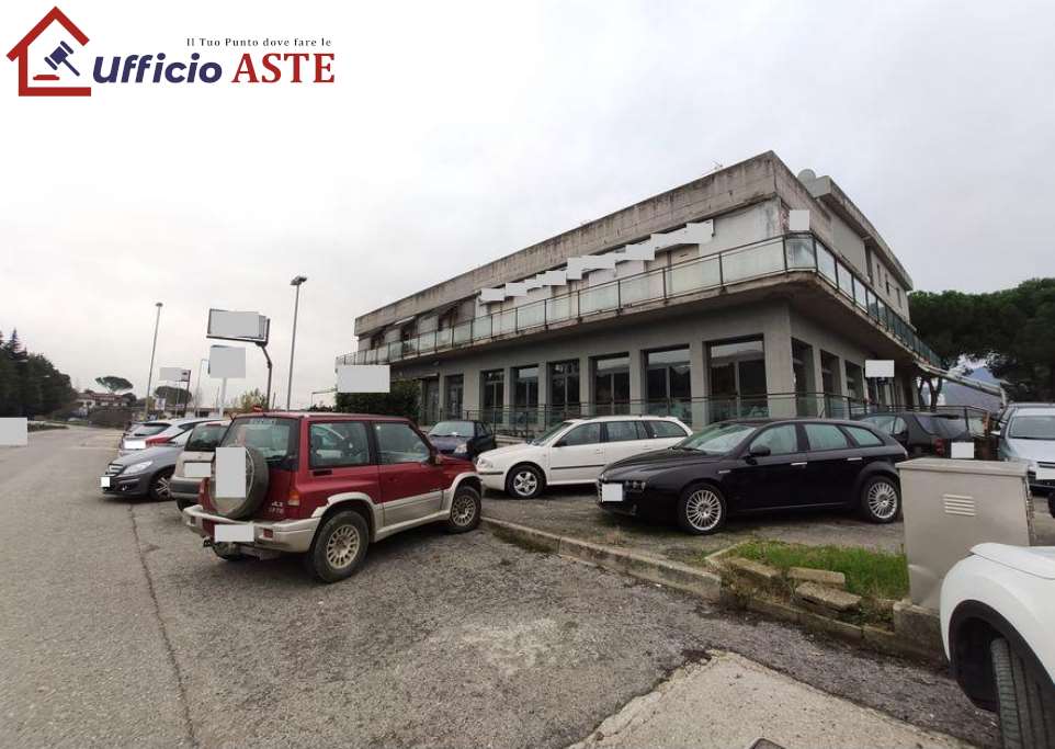 locale commerciale in vendita ad Umbertide