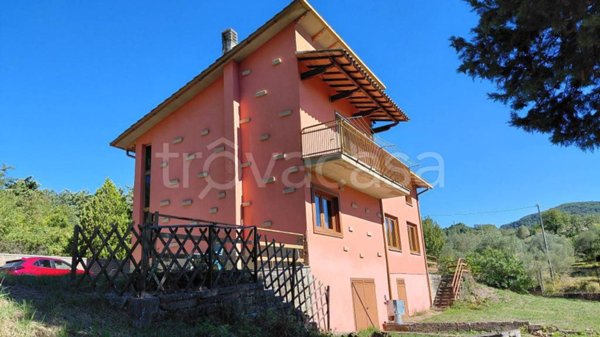 casa indipendente in vendita ad Umbertide in zona Preggio