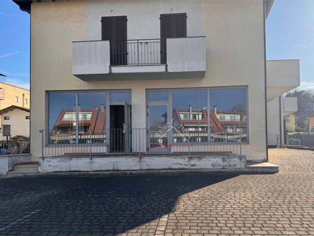 locale commerciale in vendita ad Umbertide