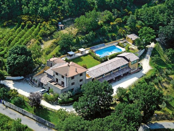 casa indipendente in vendita a Valfabbrica