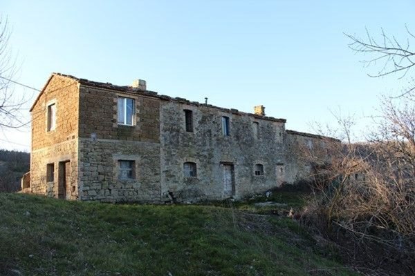 casa indipendente in vendita a Valfabbrica