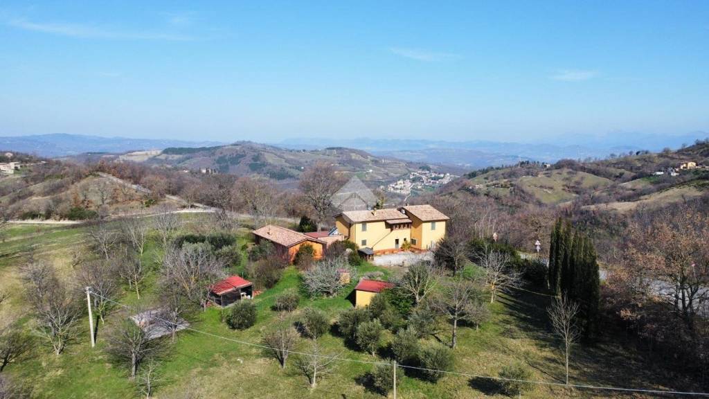 casa indipendente in vendita a Valfabbrica
