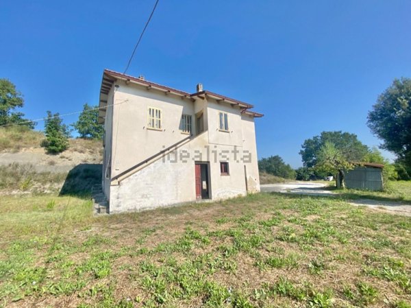 casa indipendente in vendita a Valfabbrica