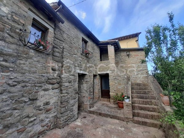 casa indipendente in vendita a Valfabbrica in zona Monteverde