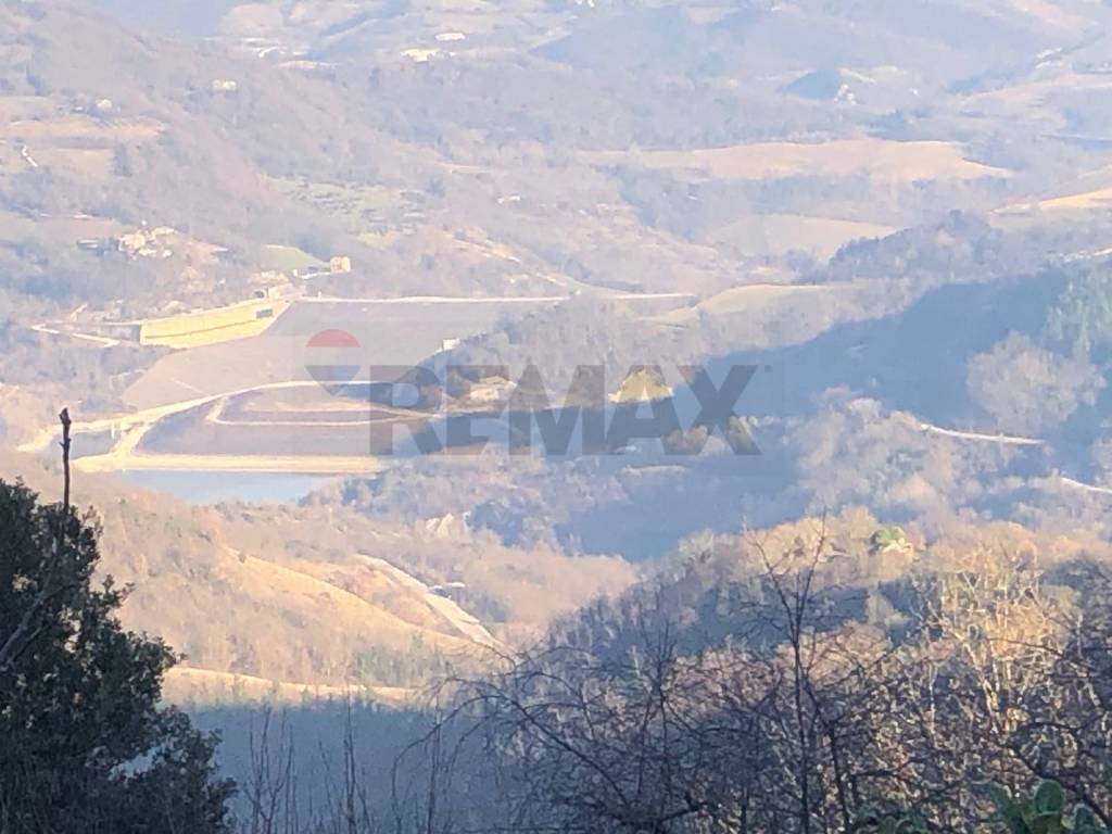 casa indipendente in vendita a Valfabbrica