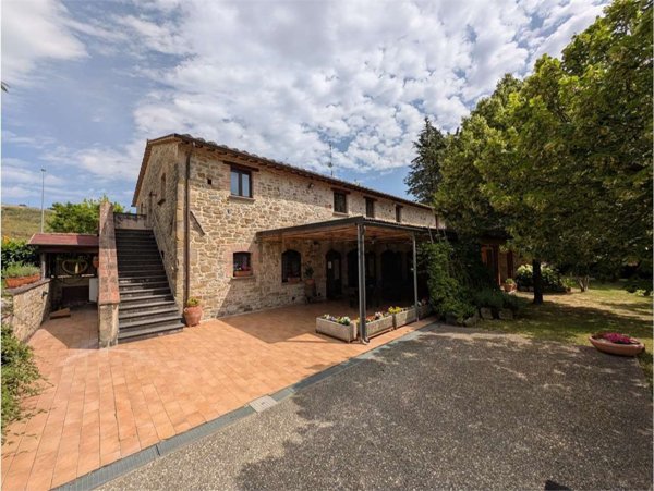 casale in vendita a Valfabbrica