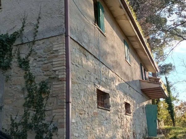 casa indipendente in vendita a Valfabbrica