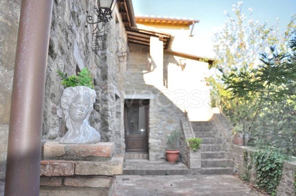casa indipendente in vendita a Valfabbrica in zona Monteverde