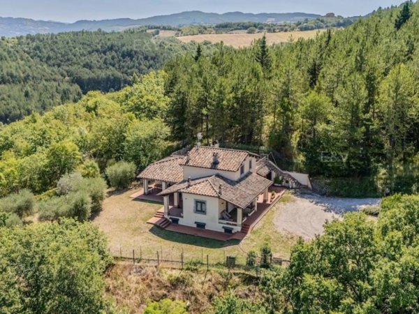 casa indipendente in vendita a Valfabbrica