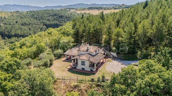 casa indipendente in vendita a Valfabbrica