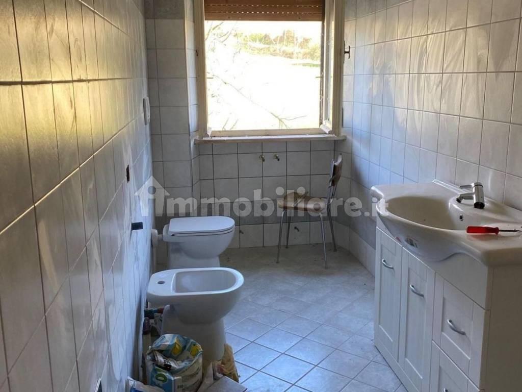 casa indipendente in vendita a Valfabbrica