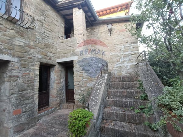 casa indipendente in vendita a Valfabbrica in zona Monteverde