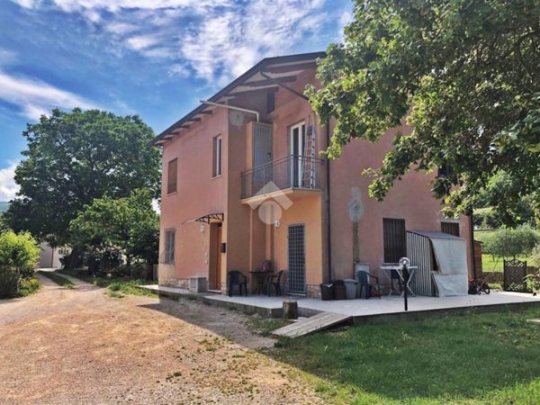 casa indipendente in vendita a Valfabbrica