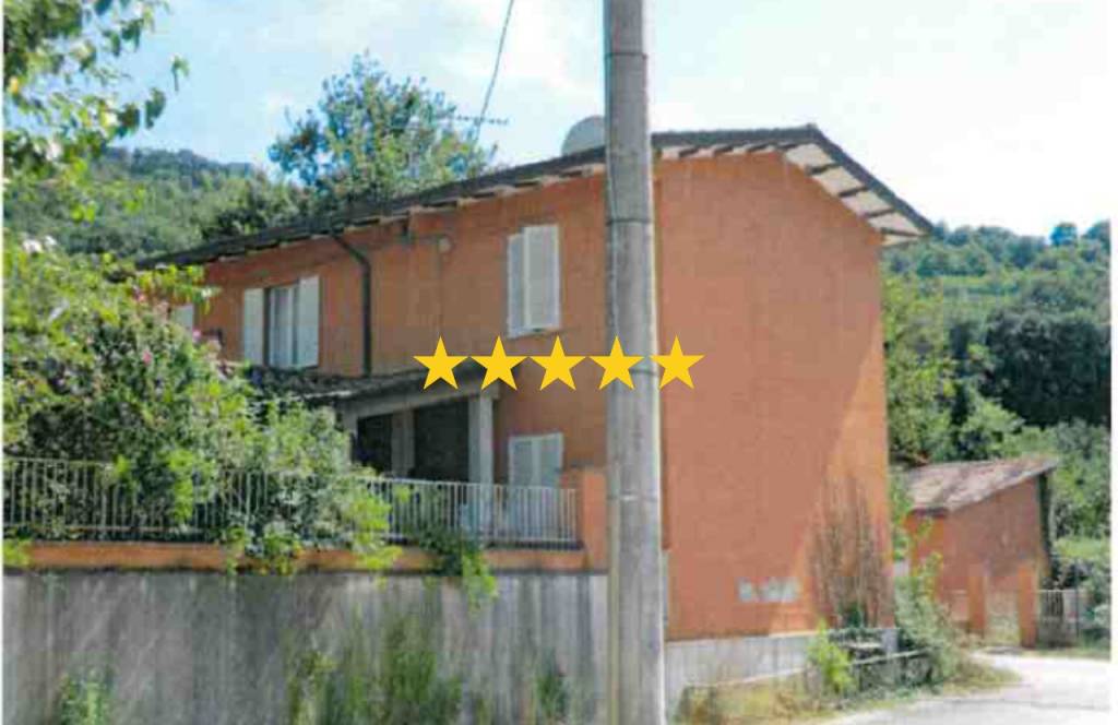 casa indipendente in vendita a Valfabbrica