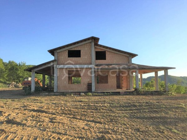 casa indipendente in vendita a Valfabbrica