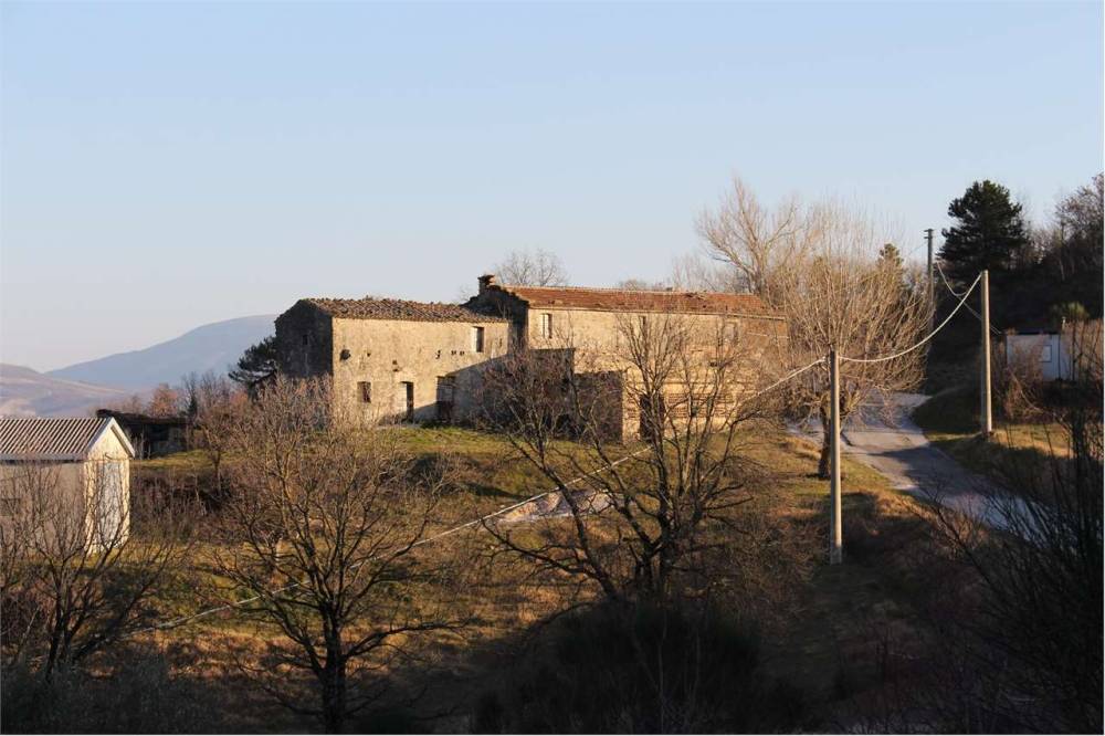 casale in vendita a Valfabbrica