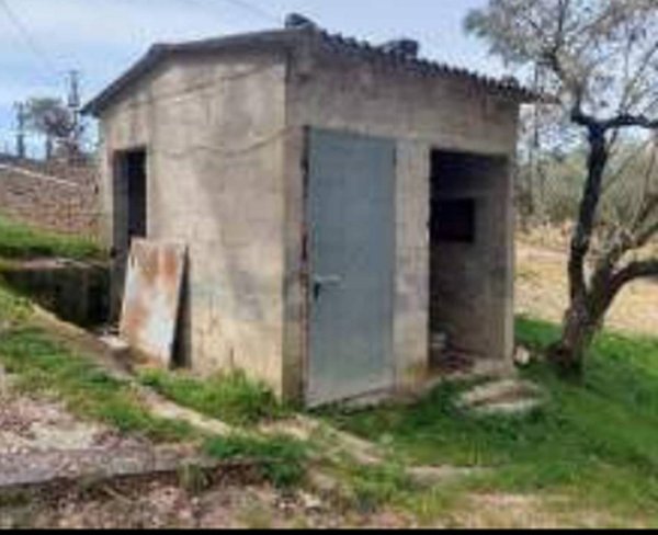 locale commerciale in vendita a Valfabbrica