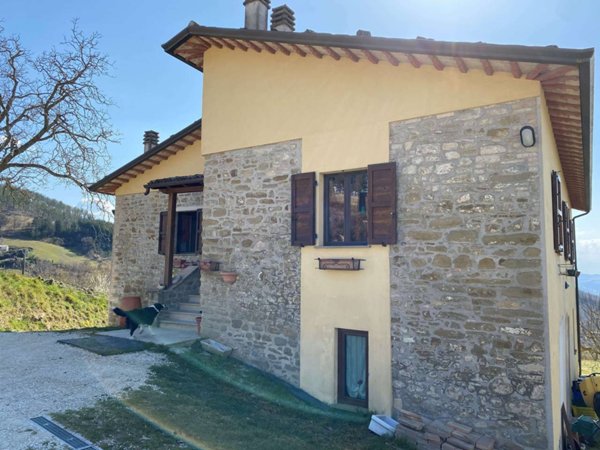 casale in vendita a Valfabbrica in zona Giomici