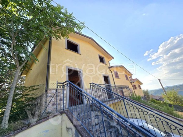 casa indipendente in vendita a Valfabbrica