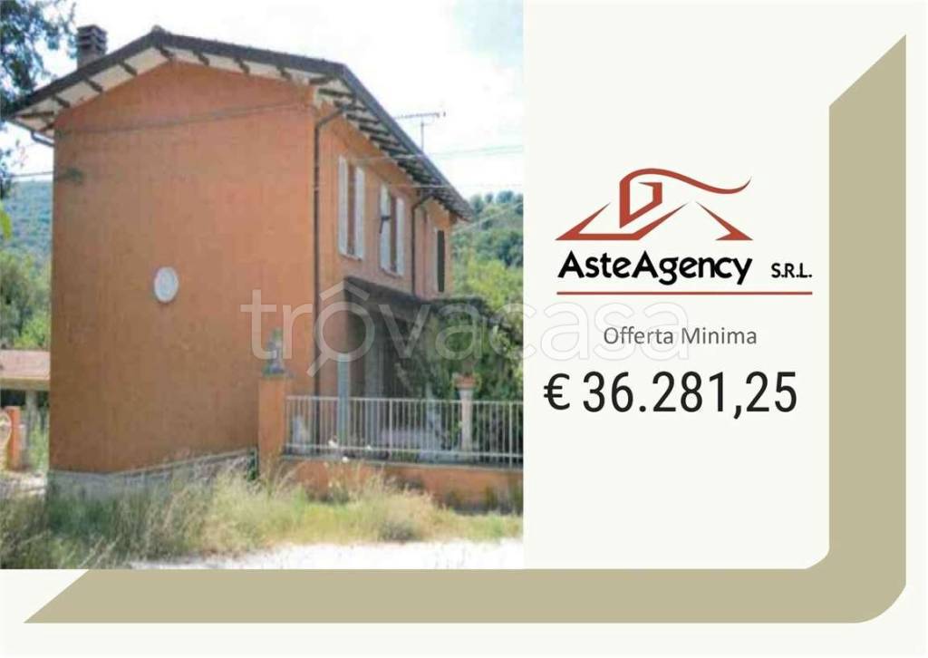 casa indipendente in vendita a Valfabbrica