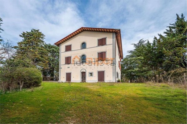 casale in vendita a Valfabbrica