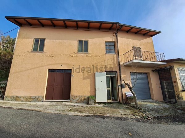 casa indipendente in vendita a Valfabbrica