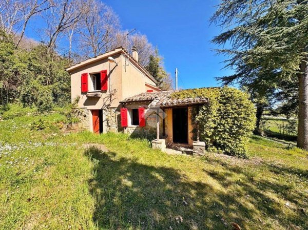 casa indipendente in vendita a Valfabbrica in zona Casacastalda