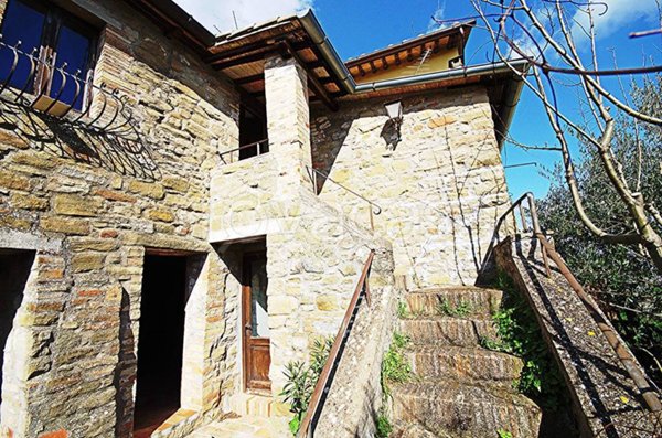 casa indipendente in vendita a Valfabbrica in zona Monteverde