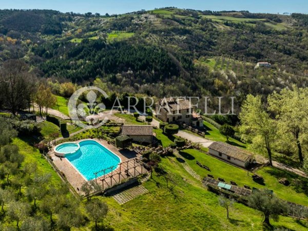 casa indipendente in vendita a Valfabbrica
