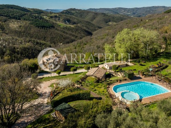 casa indipendente in vendita a Valfabbrica
