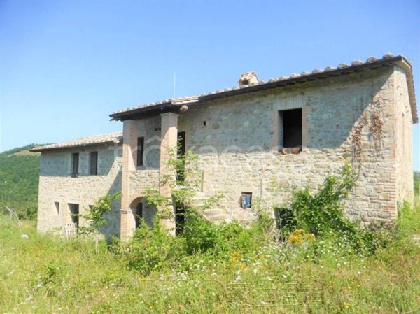casa indipendente in vendita a Valfabbrica