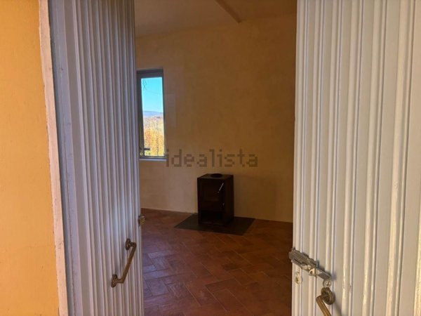 casa indipendente in vendita a Valfabbrica