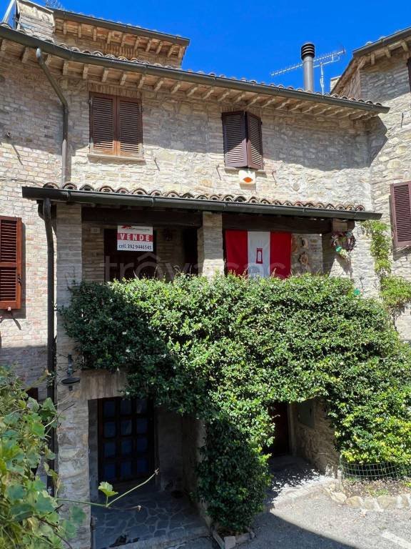 casa indipendente in vendita a Valfabbrica