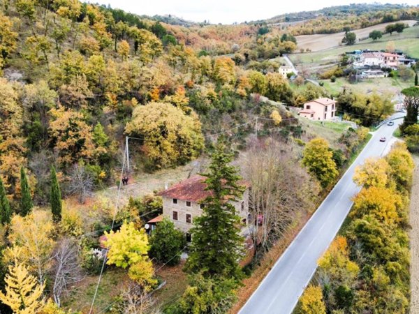 casa indipendente in vendita a Valfabbrica in zona Giomici