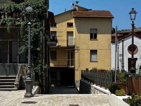 casa indipendente in vendita a Valfabbrica
