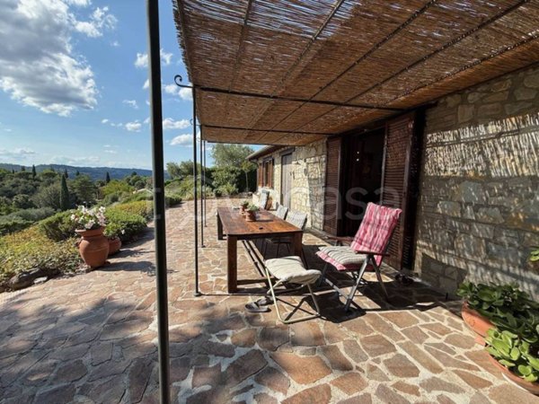 casa indipendente in vendita a Valfabbrica