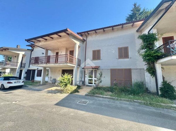 casa indipendente in vendita a Valfabbrica