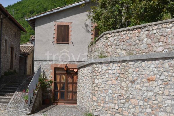 appartamento in vendita a Vallo di Nera