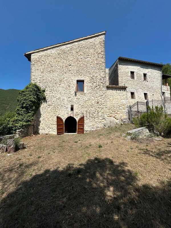 casale in vendita a Vallo di Nera