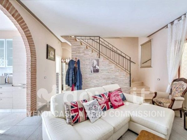 casa indipendente in vendita a Vallo di Nera