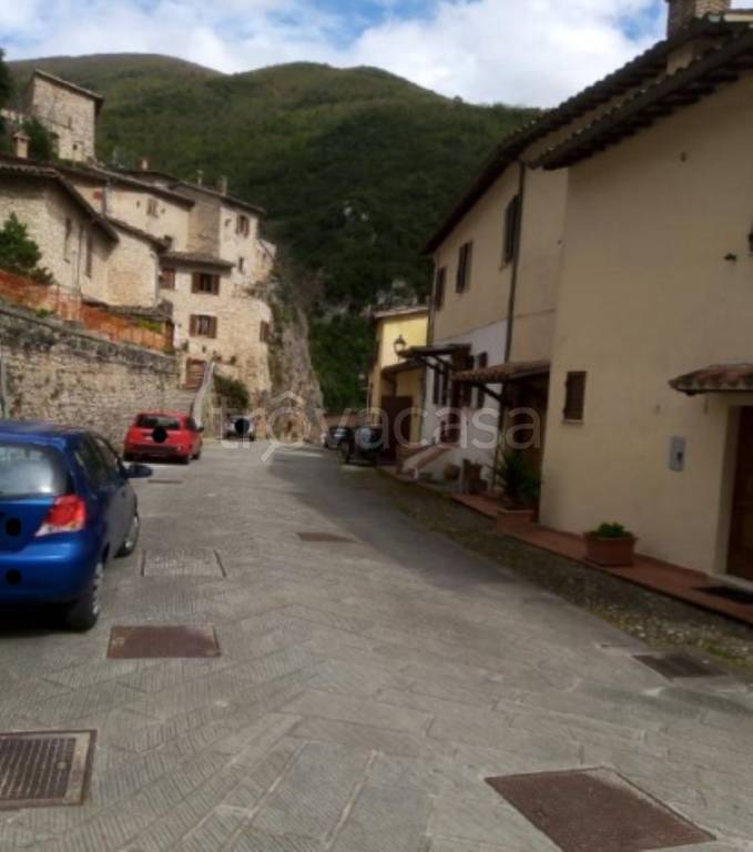 quadrivano in vendita a Vallo di Nera in zona Piedipaterno