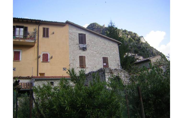appartamento in vendita a Vallo di Nera in zona Piedipaterno