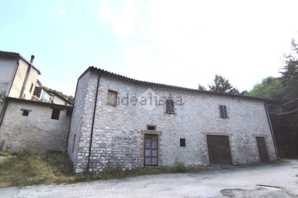 appartamento in vendita a Vallo di Nera in zona Meggiano