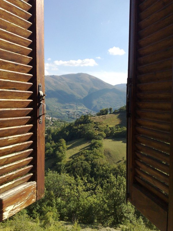casa indipendente in vendita a Vallo di Nera