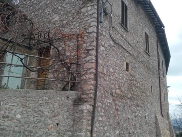 casa indipendente in vendita a Vallo di Nera