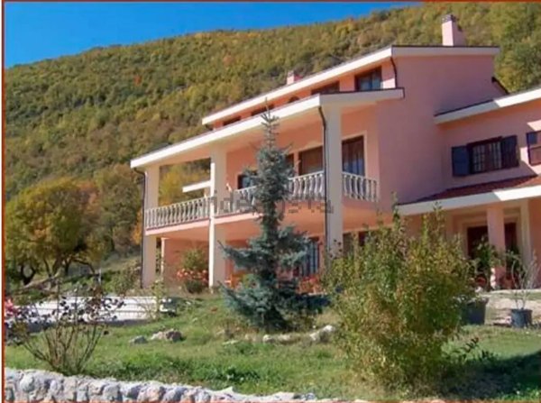 casa indipendente in vendita a Vallo di Nera