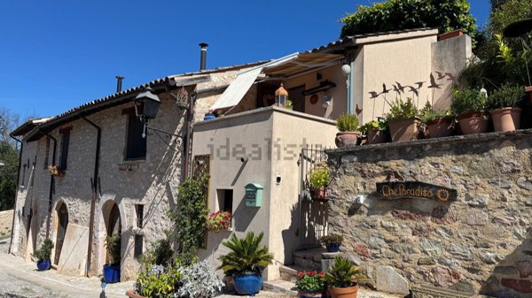 casa indipendente in vendita a Vallo di Nera