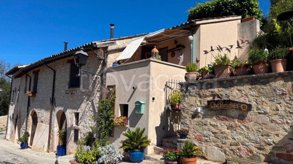 casa indipendente in vendita a Vallo di Nera